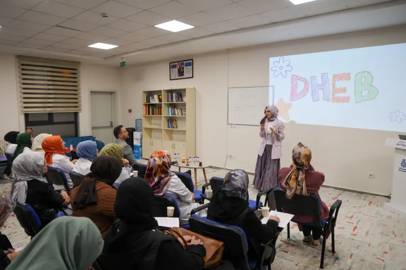 Konya'da Çocuk Mektebi’nde ailelere eğitim semineri